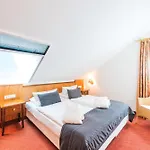 Отель Bel Air Strandhotel Глове